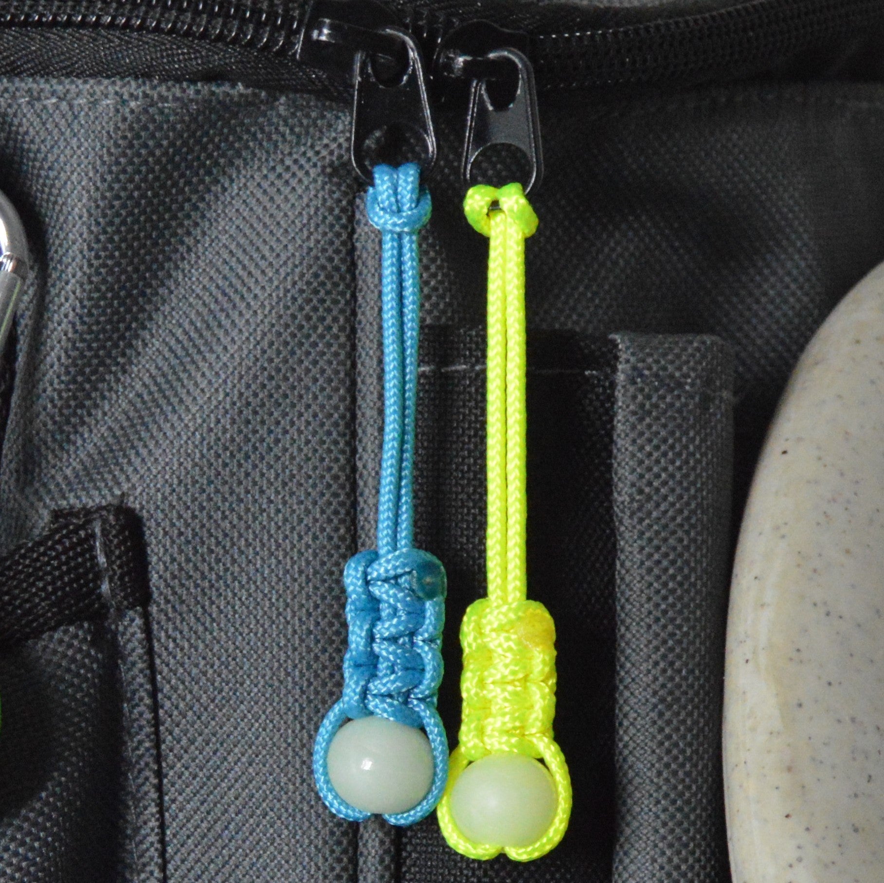 DiscDot Zipper Pull with Mini Glow Dot